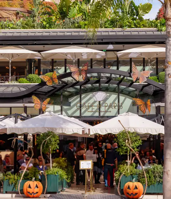 Façade Café de Paris Halloween