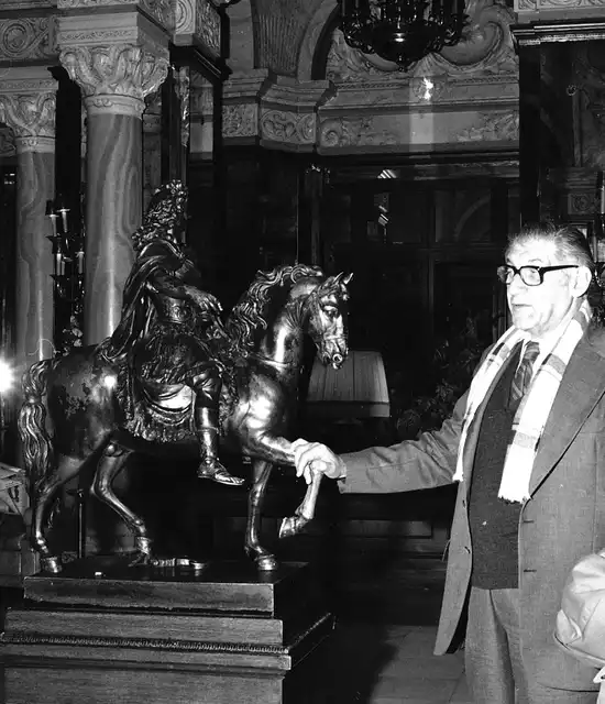 La statue équestre de Louis XIV - Hôtel de Paris Monte-Carlo - 1976