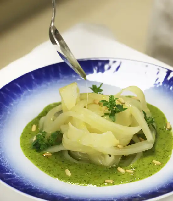 Recette Sustainable - Blettes Côtes en tagliatelles, liées d'un pesto de feuilles