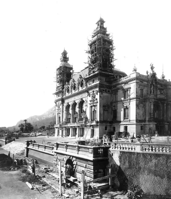 Construction de l'Opéra Garnier de Monte-Carlo
