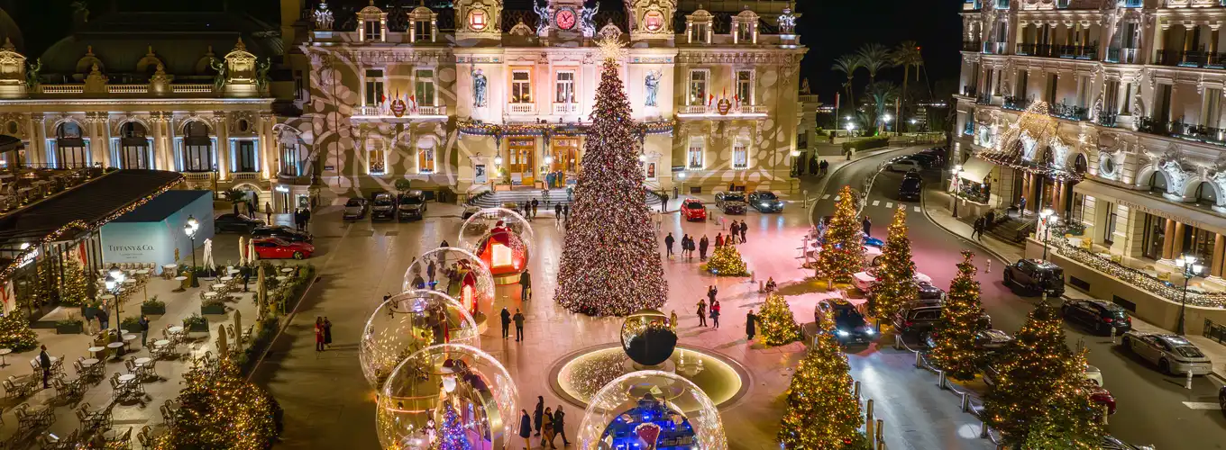 place-du-casino-decorations-noel-2023-monaco-monte-carlo