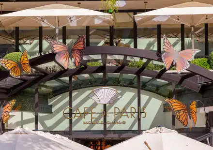 Facade Café de Paris Halloween