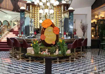 Pâques Café de Paris