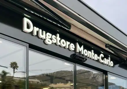 Façade Drugstore Monte-Carlo