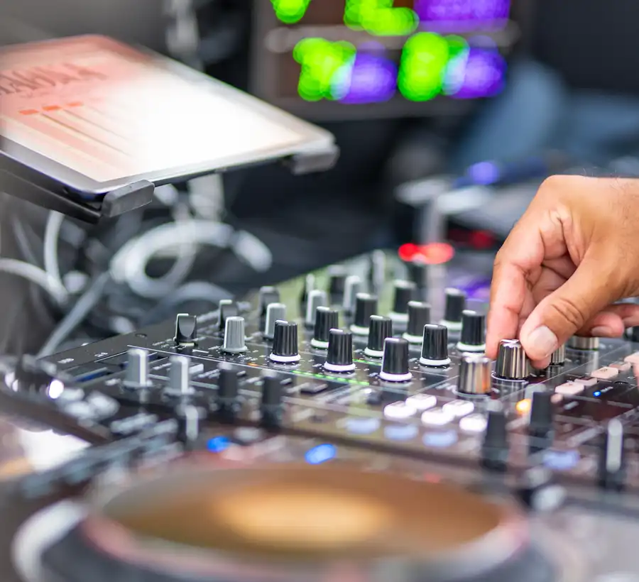 maona-monte-carlo-dj-2