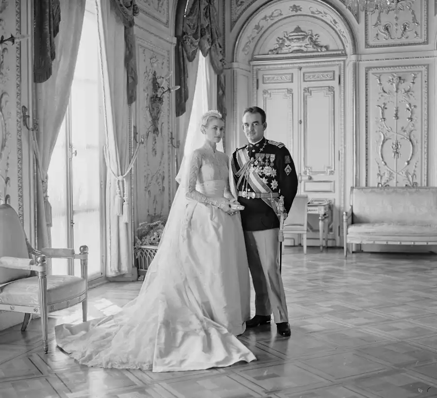 Il giorno del matrimonio religioso del Principe Rainier III e della Principessa Grace.