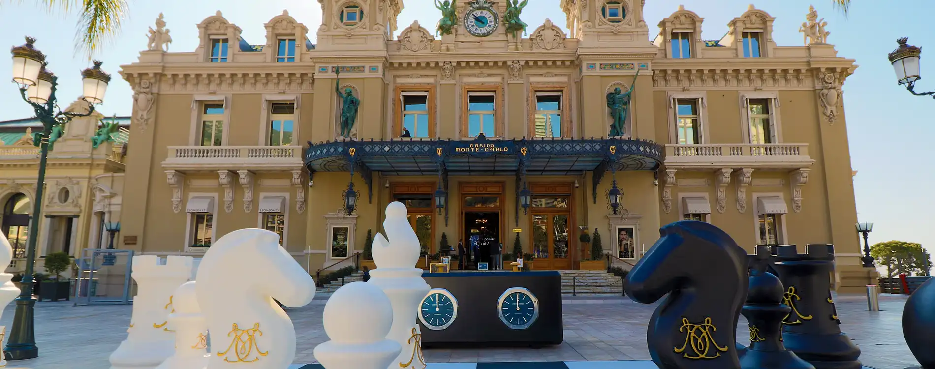 Hôtel de Paris Monte-Carlo - The Queen of Art, a major chess pop up on the  Place du Casino. Are you ready to play?