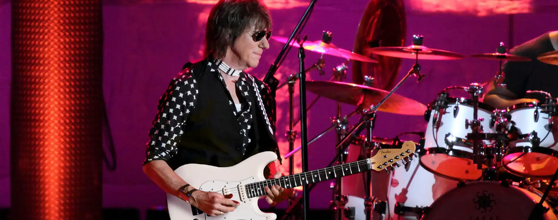 Jeff-Beck_header-1900x990