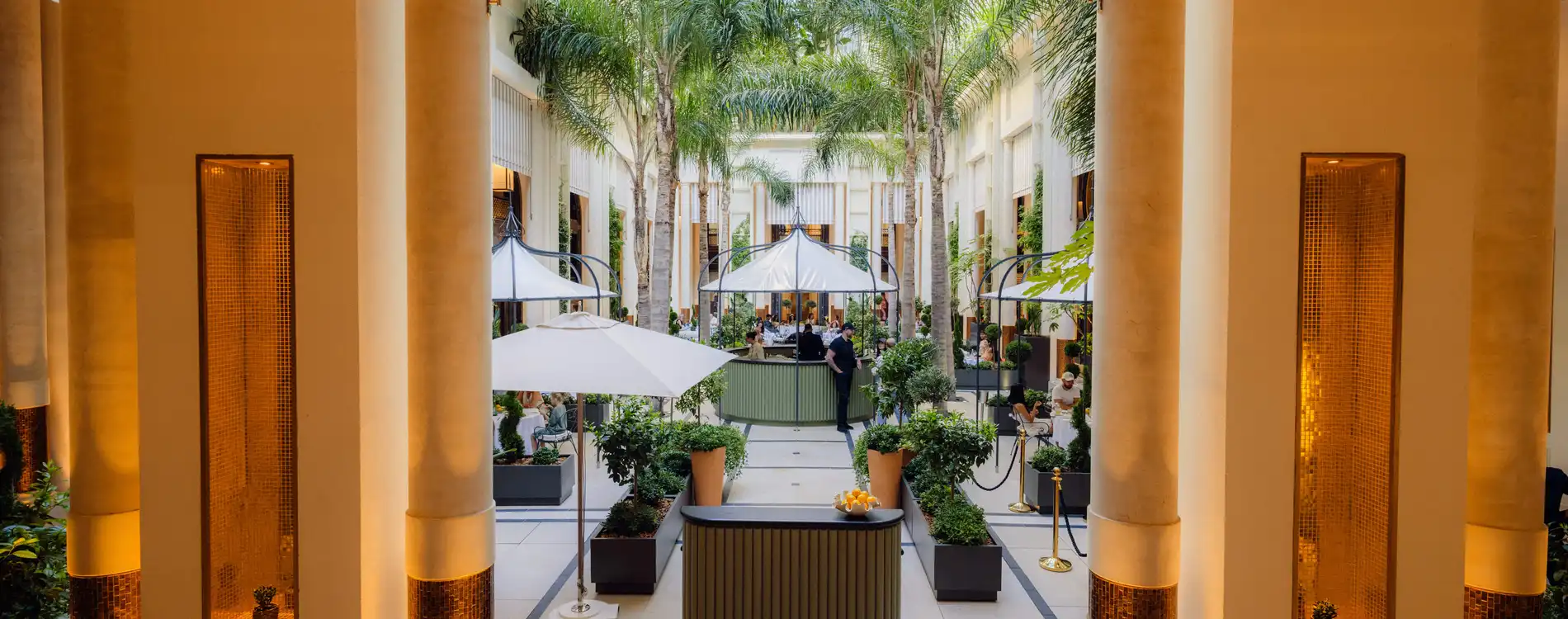 cedric-grolet-monte-carlo-monaco-patio-entrée