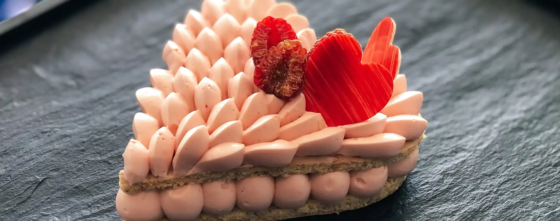 Dessert Saint Valentin 2021 Le Grill Monaco - Cœur Rose et Framboise