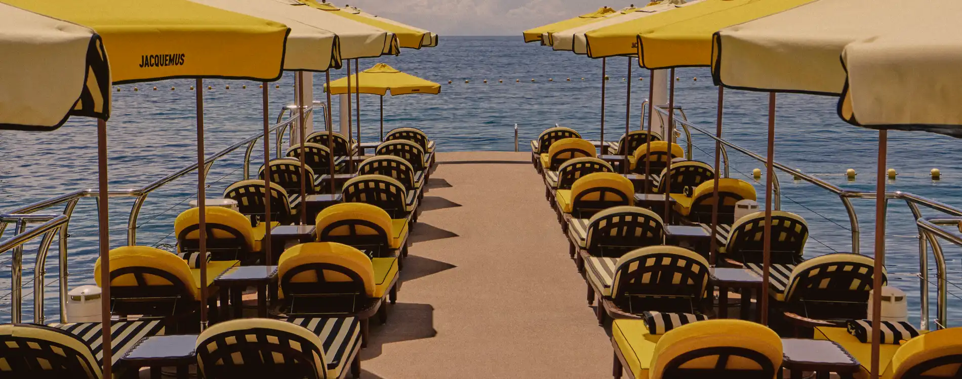 Jacquemus s'installe au Monte-Carlo Beach