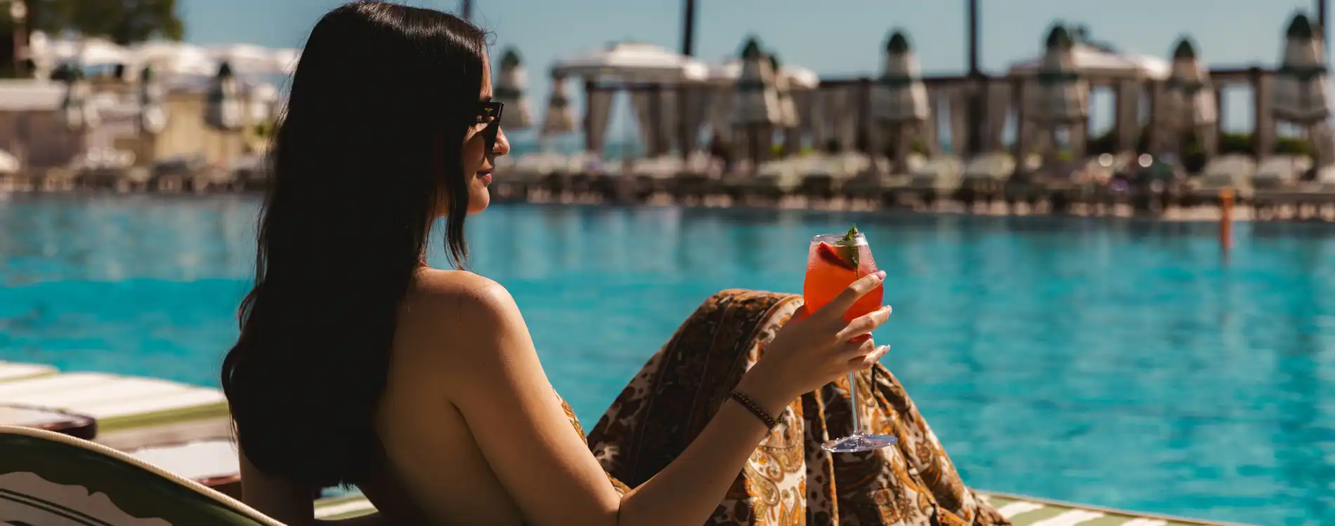 Bar Piscine - Monte-Carlo Beach - Hôtel Monaco 5 étoiles - Cocktail