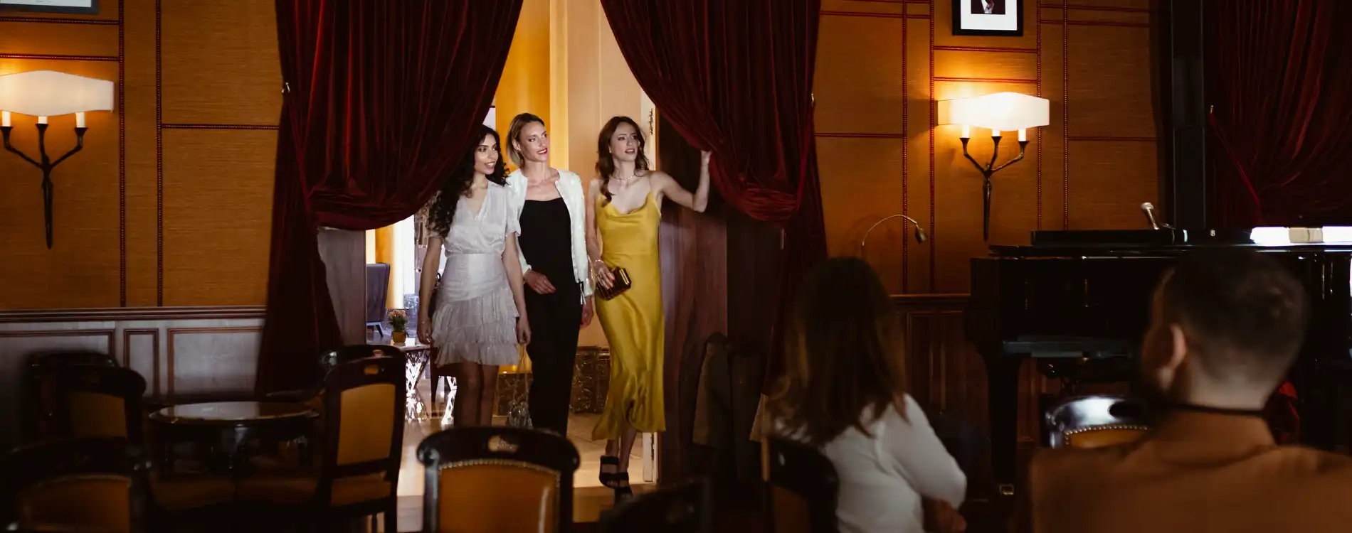 Bar-Américain-Hôtel-de-Paris-Monte-Carlo-Ambiance