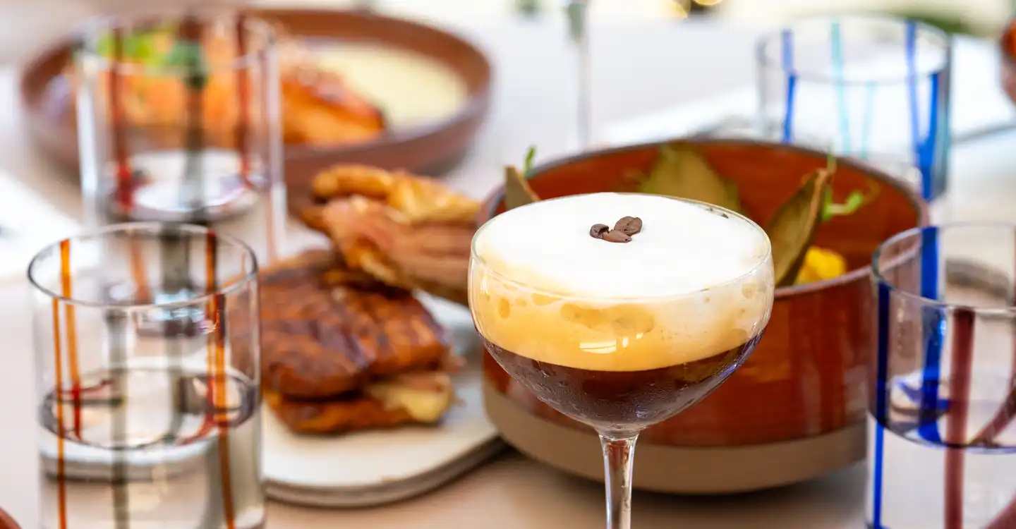 Mada One, Une table à partager