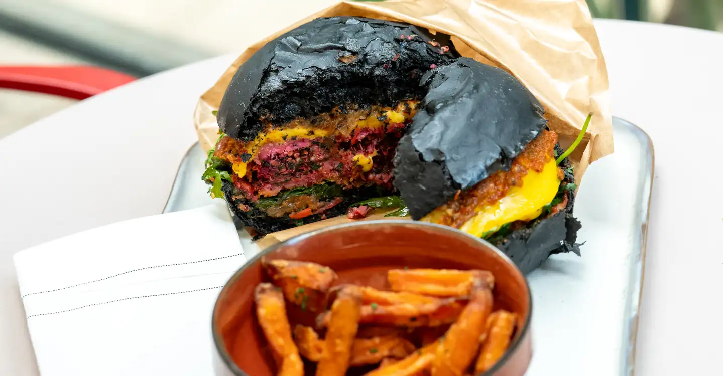 Mada One, Le Black Bun’s Burger végétarien