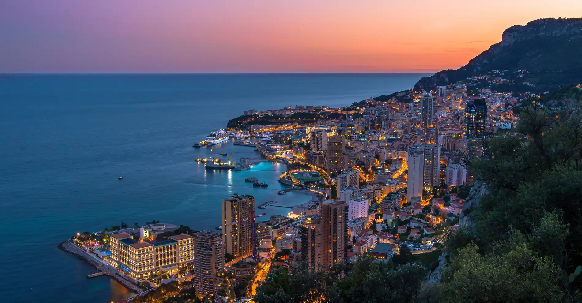 Sunset in Monaco - Tête de chien