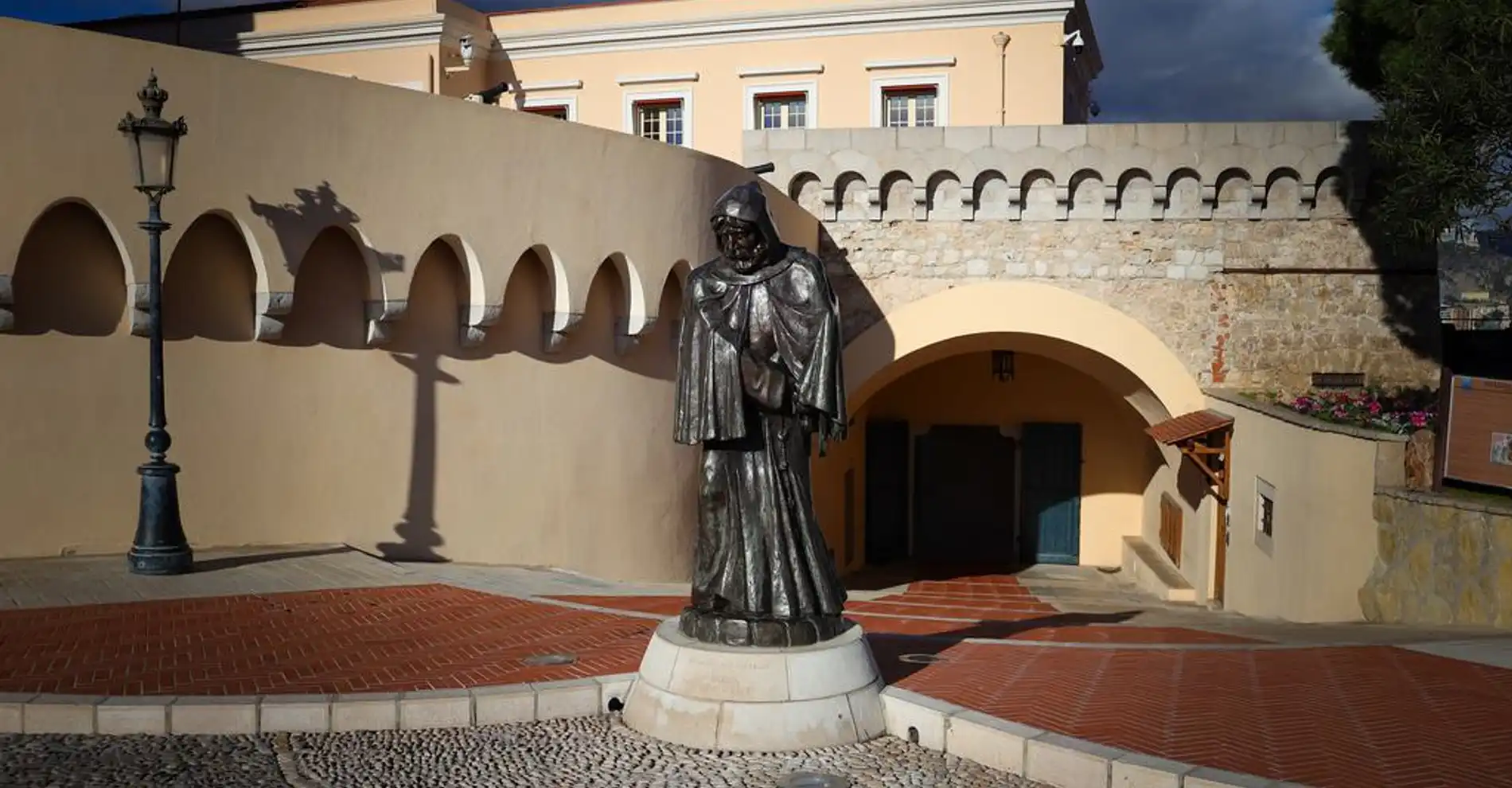Statue de François Grimaldi en Principauté de Monaco