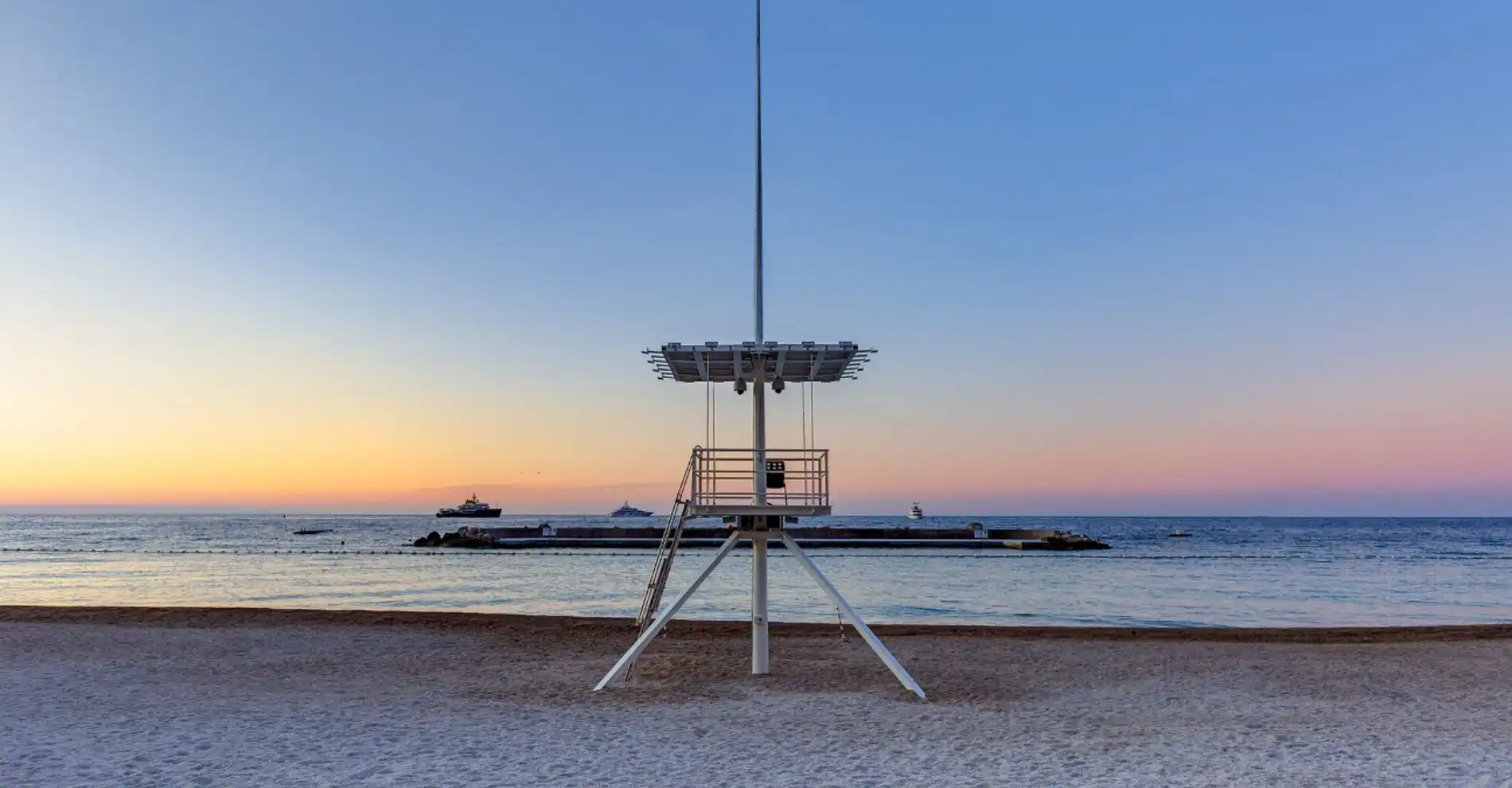 La plage du Larvotto