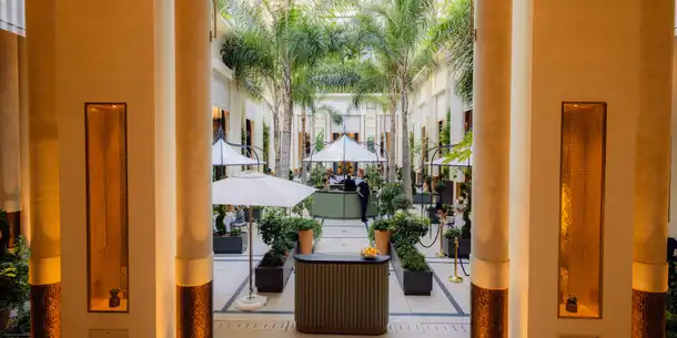 cedric-grolet-monte-carlo-monaco-patio-entrée